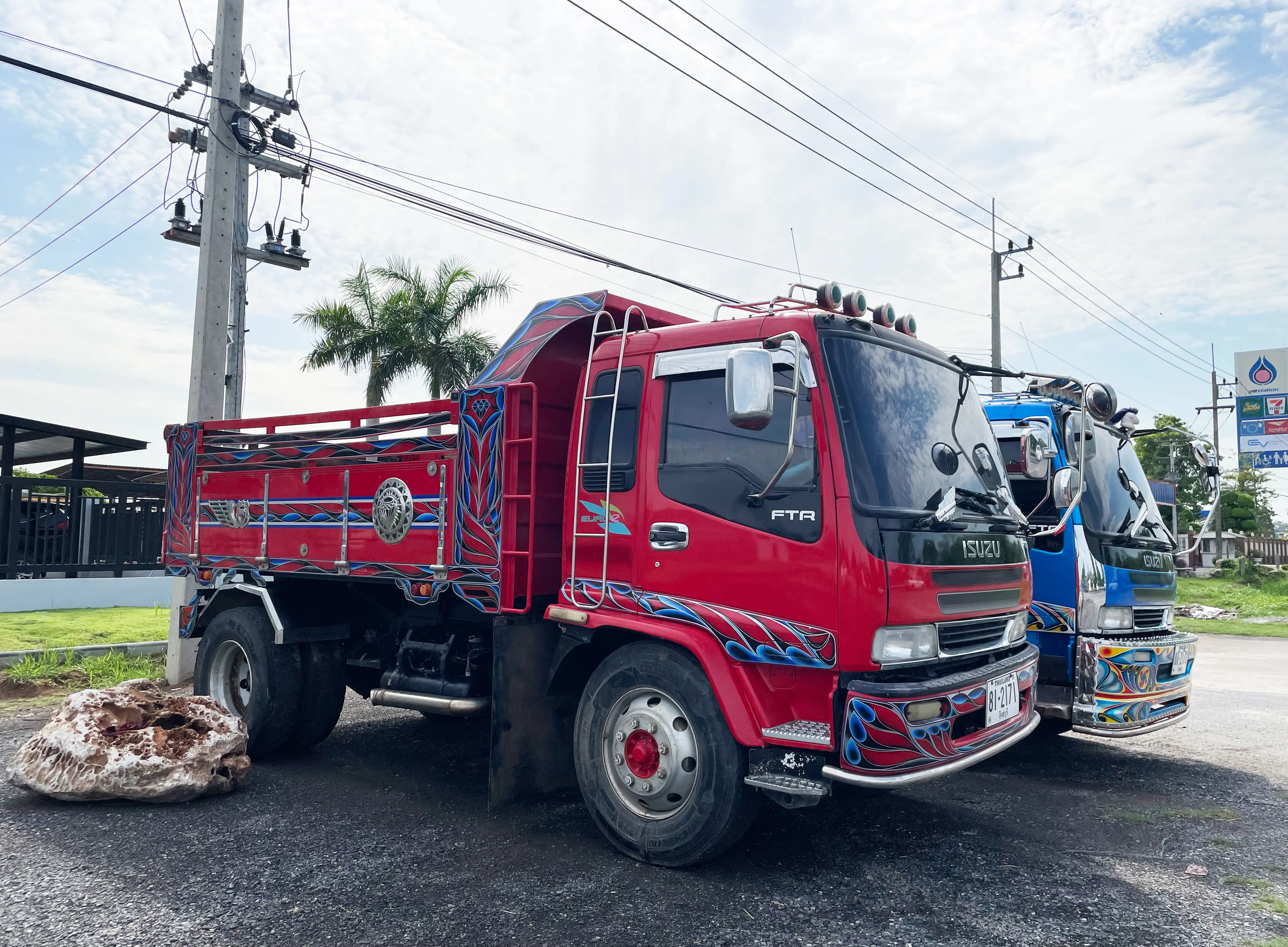 ISUZU FTR33 6 ล้อดั้ม ปี 2548 200 แรง