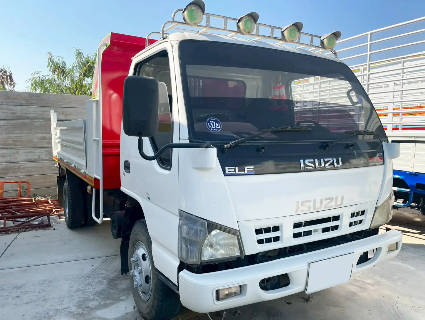 ISUZU NQR75 175 แรง ปี 49 6 ล้อดั้ม