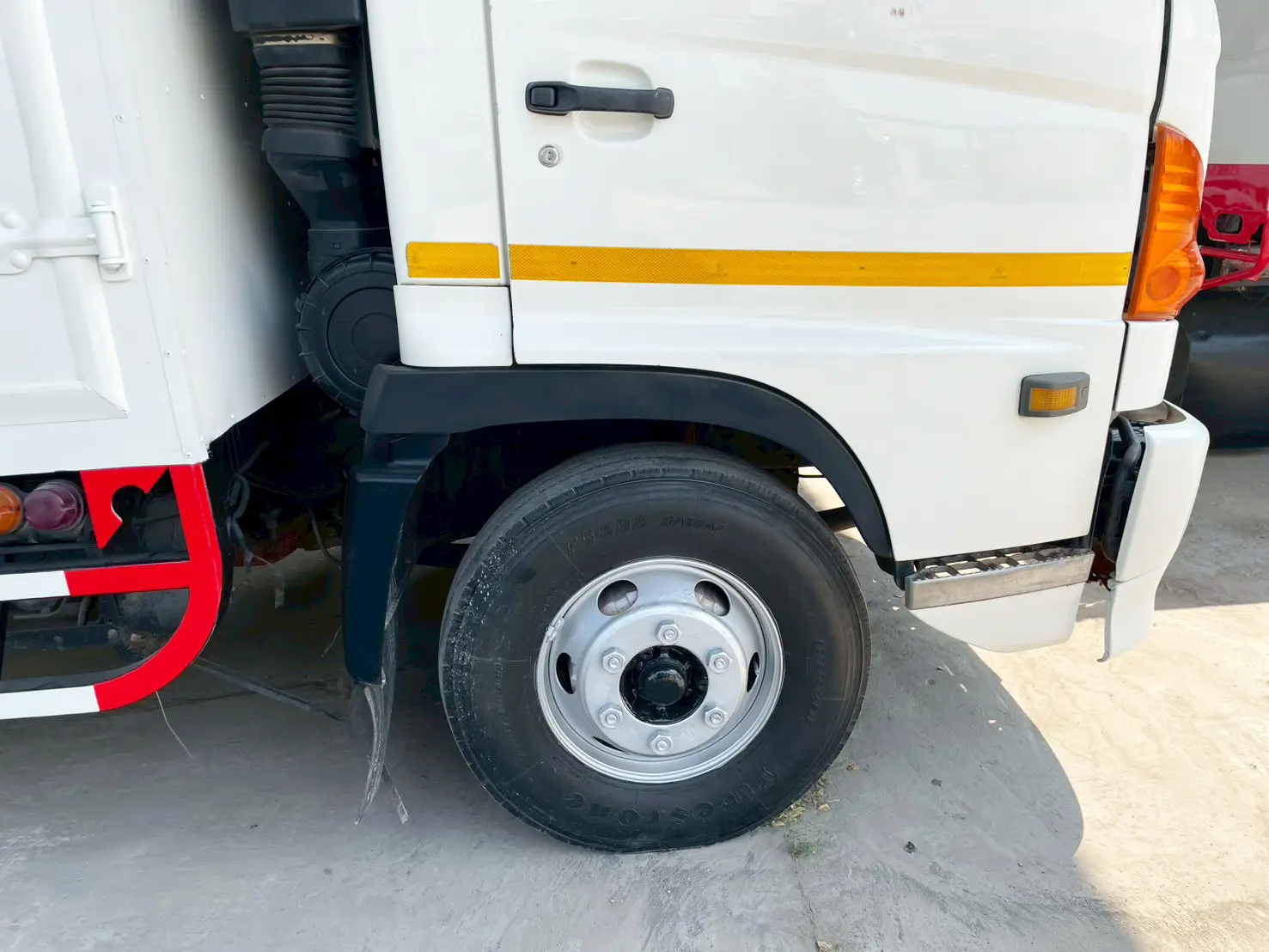 HINO FC9J 145 แรง ปี 54  6 ล้อ ตู้บรรทุก