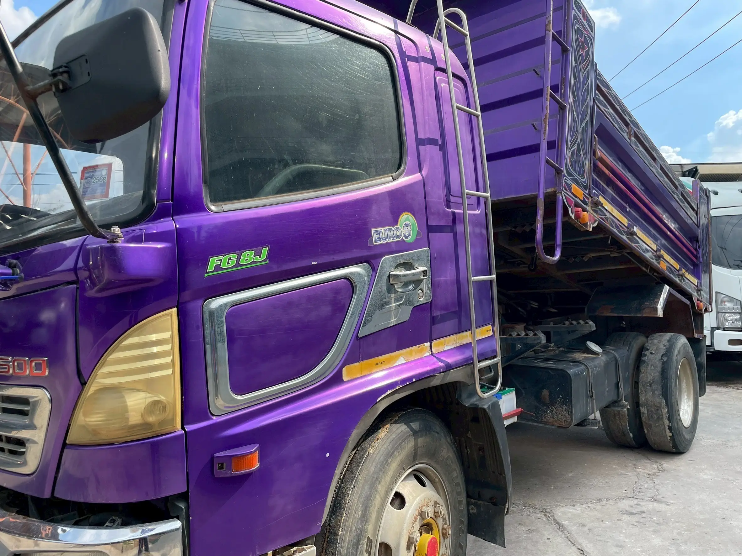6 ล้อดั้ม HINO FG1J 240 แรง ปี 50  สีม่วง