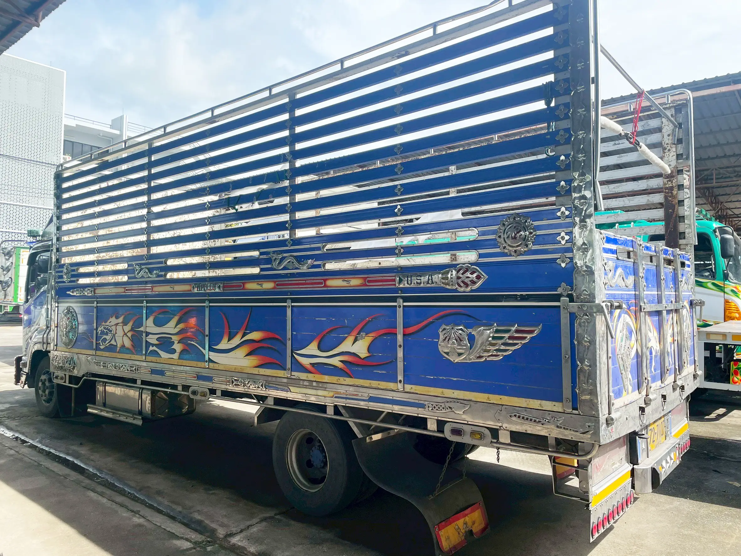 ISUZU FRR 210 แรง ปี 59 น้ำเงิน