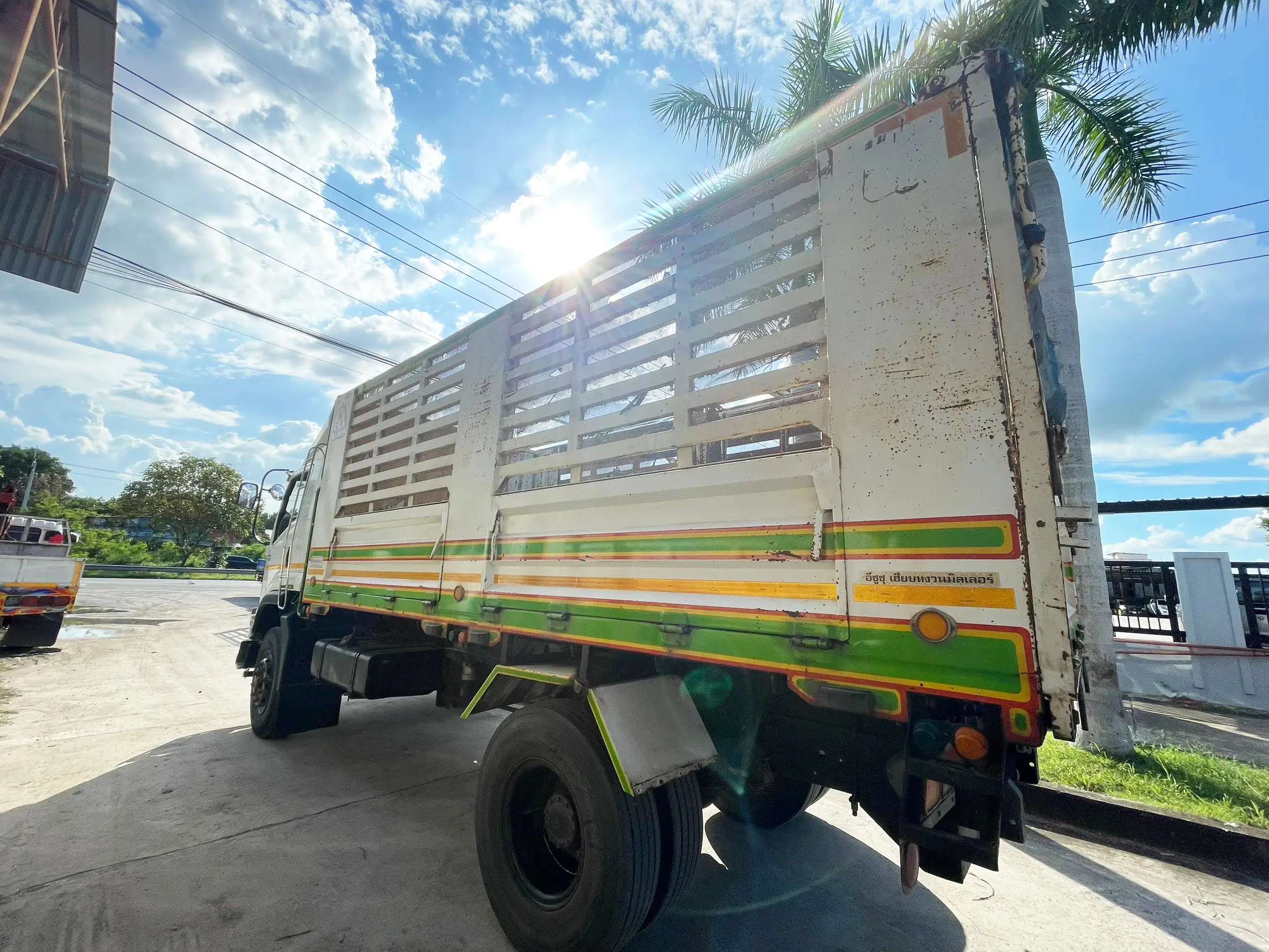 ISUZU FTR 6 ล้อดั้มเกษตร  240 แรง ปี 61