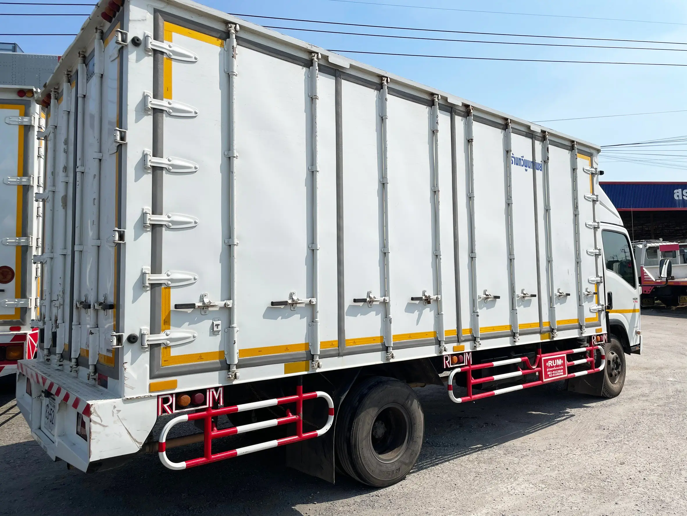 ISUZU NQR75 175 แรง ปี 61 6 ล้อ ตู้บรรทุก