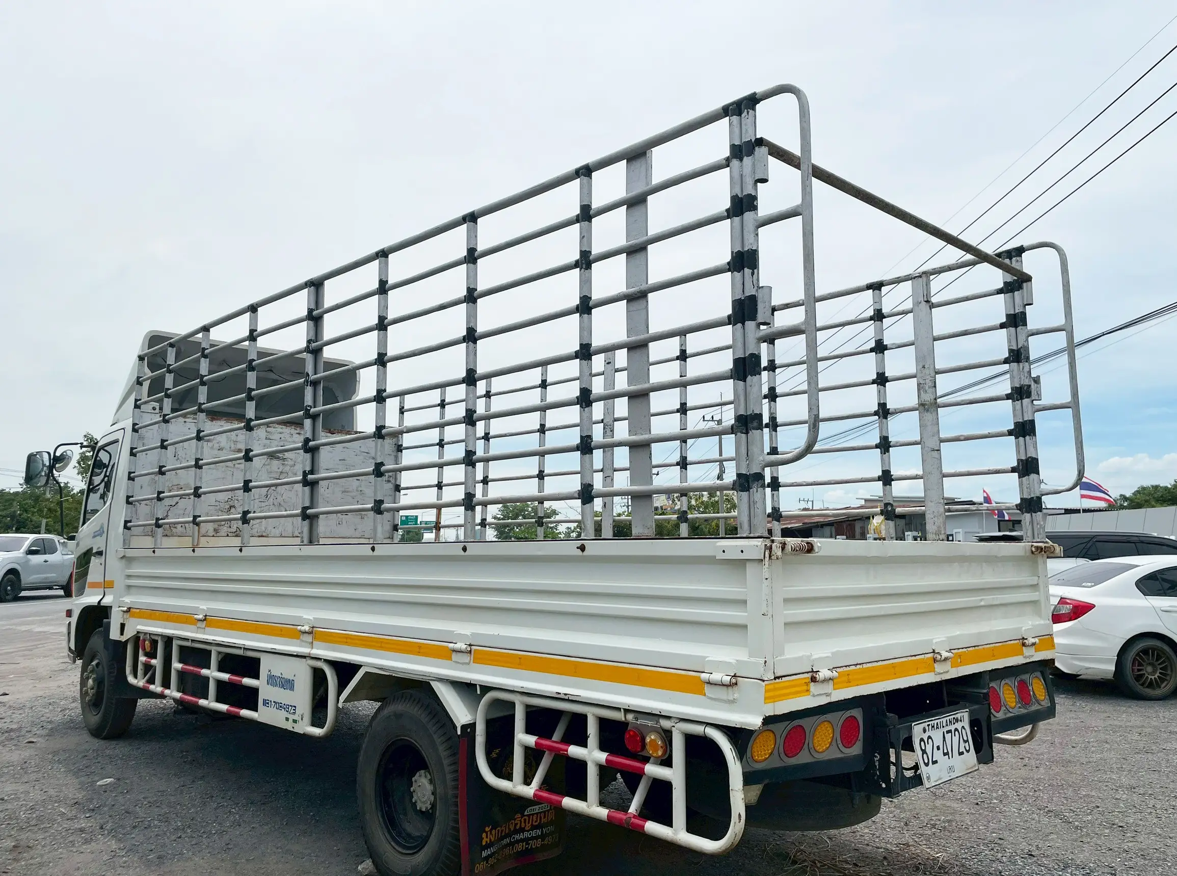 6 ล้อ คอก ขาวขนทรัพย์  HINO FC9J 175 แรง ปี 55 ยาว 5.6 x 2.2  ม.