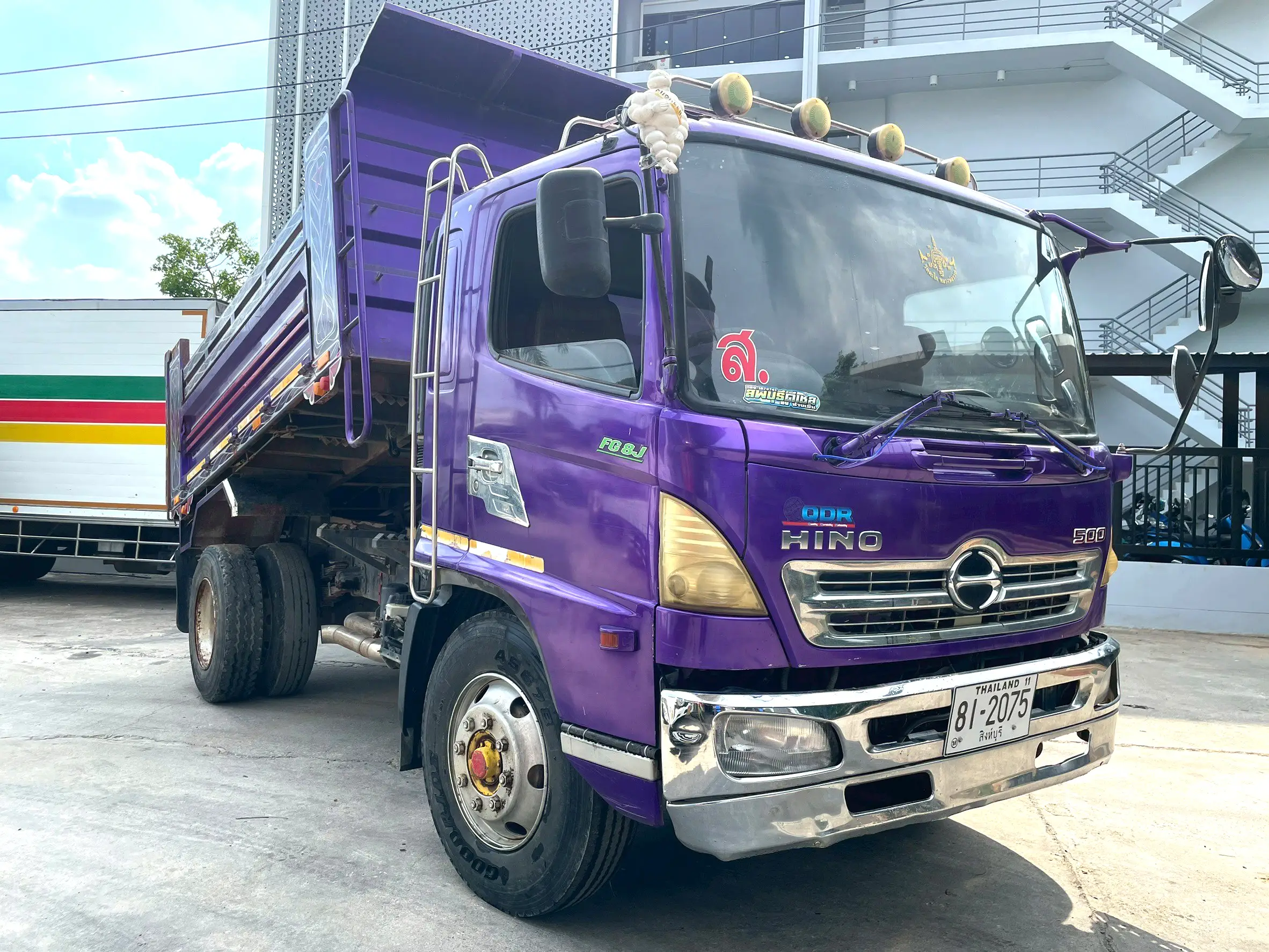 6 ล้อดั้ม HINO FG1J 240 แรง ปี 50  สีม่วง