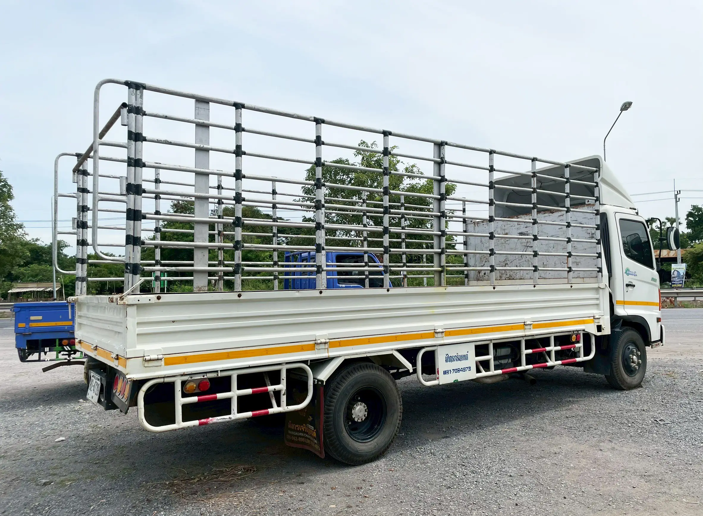 6 ล้อ คอก ขาวขนทรัพย์  HINO FC9J 175 แรง ปี 55 ยาว 5.6 x 2.2  ม.