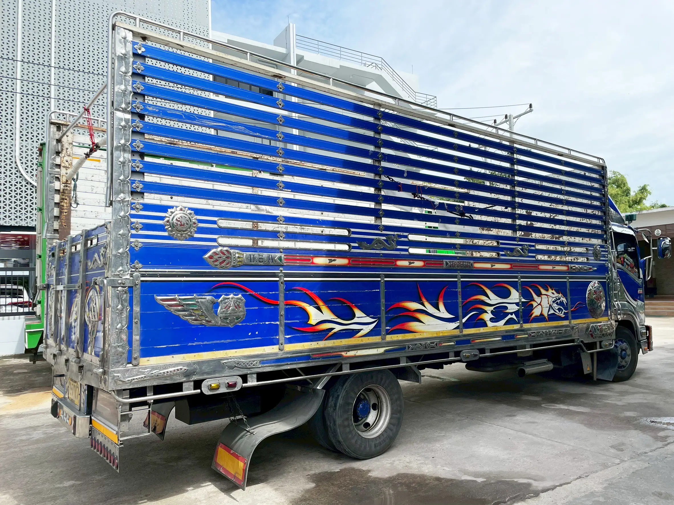 ISUZU FRR 210 แรง ปี 59 น้ำเงิน