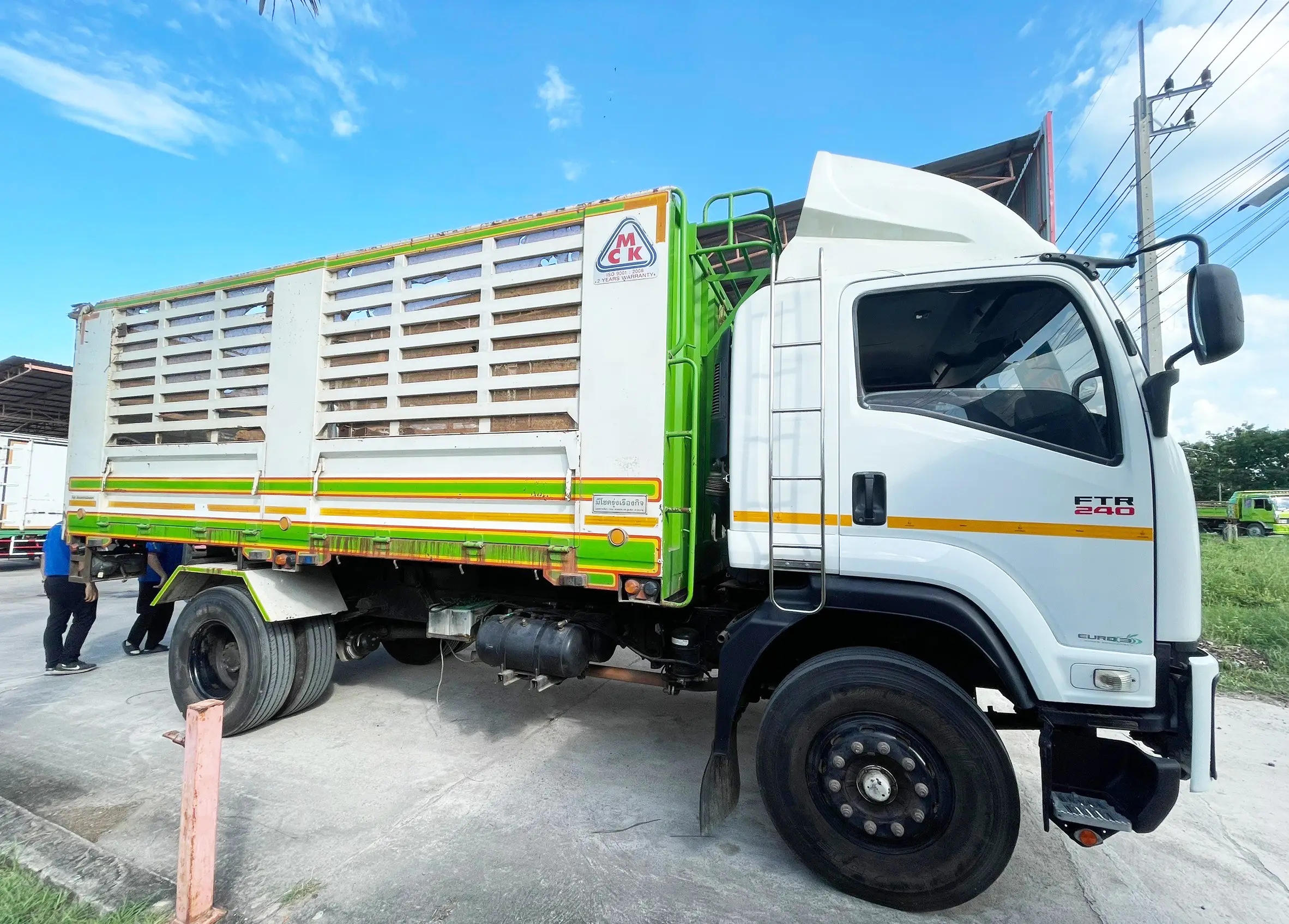 ISUZU FTR 6 ล้อดั้มเกษตร  240 แรง ปี 61