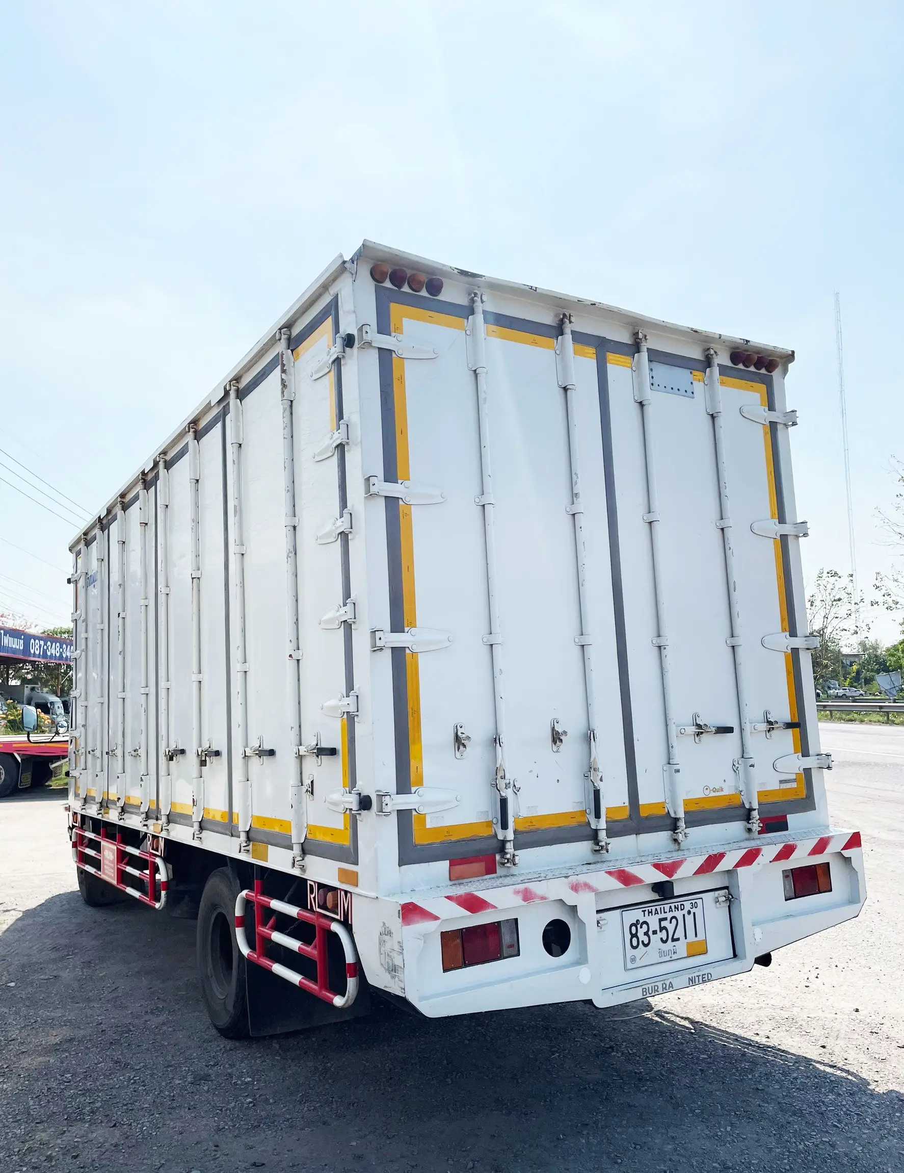 ISUZU NQR75 175 แรง ปี 61 6 ล้อ ตู้บรรทุก