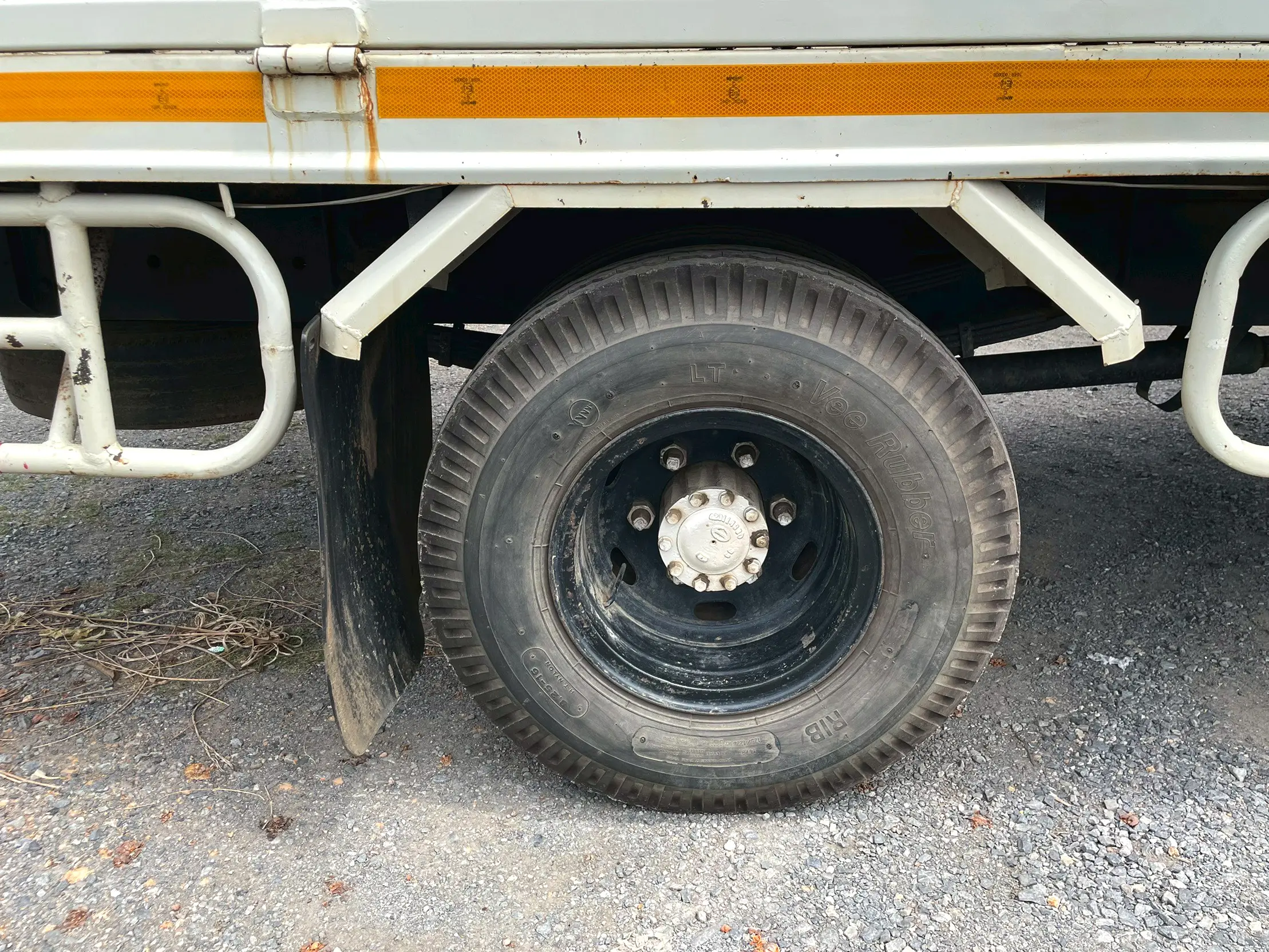 6 ล้อ คอก ขาวขนทรัพย์  HINO FC9J 175 แรง ปี 55 ยาว 5.6 x 2.2  ม.