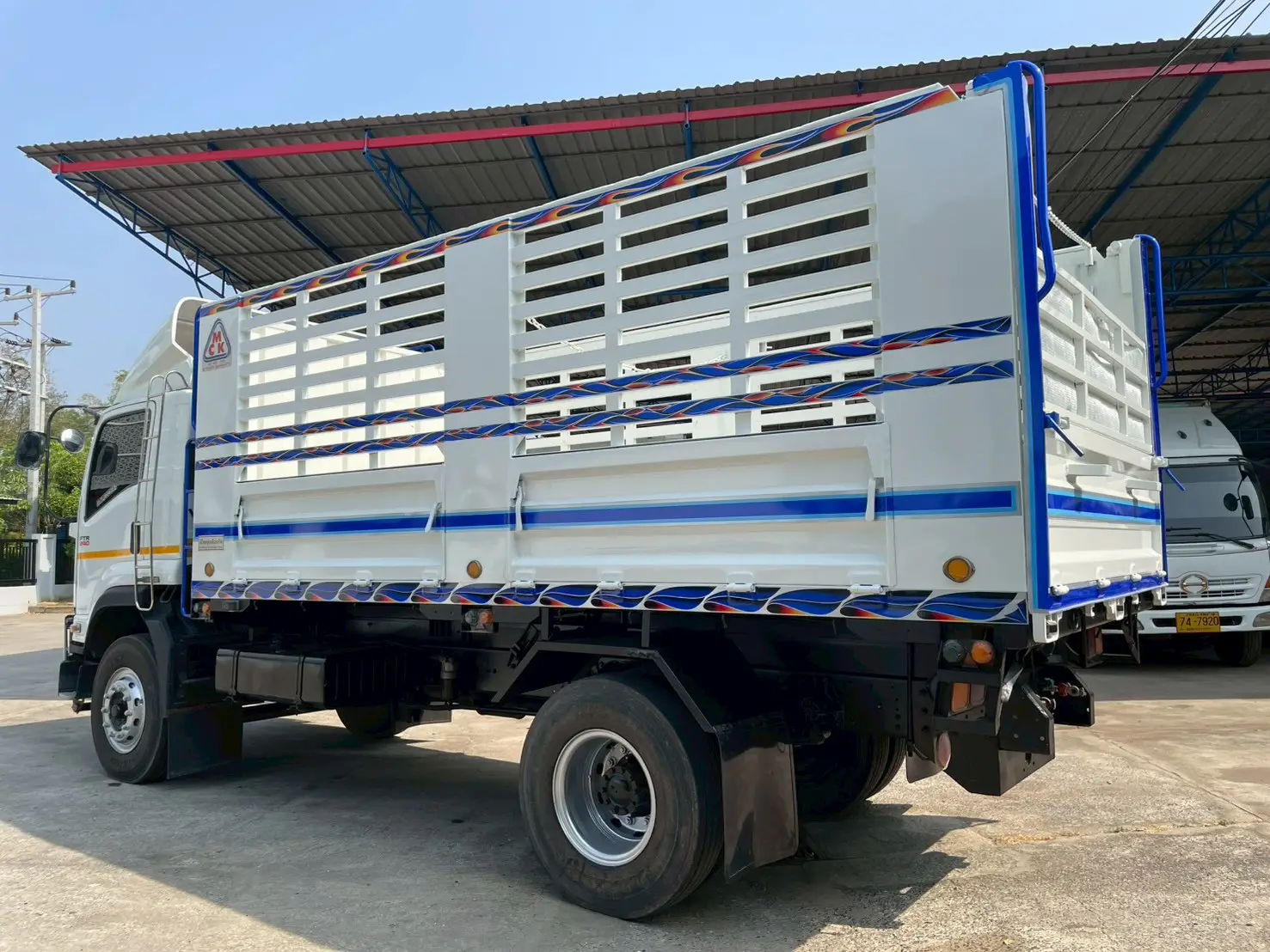 ISUZU FTR 6 ล้อดั้มเกษตร  240 แรง ปี 61
