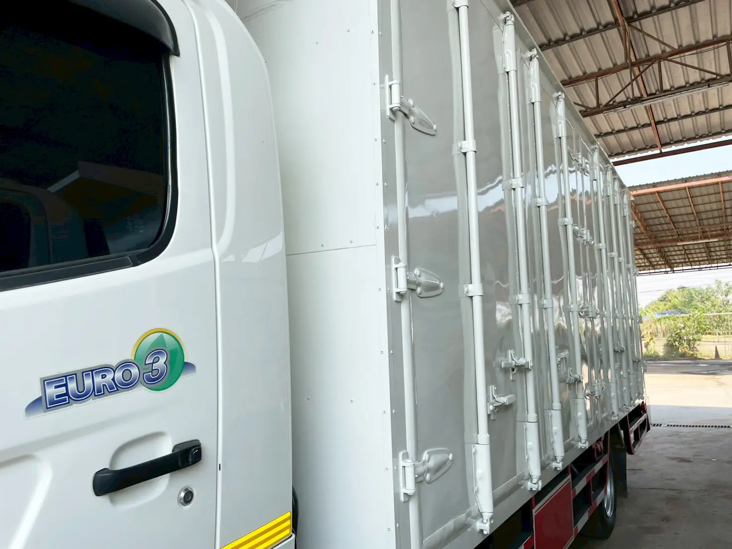 HINO FC9J 145 แรง ปี 54  6 ล้อ ตู้บรรทุก