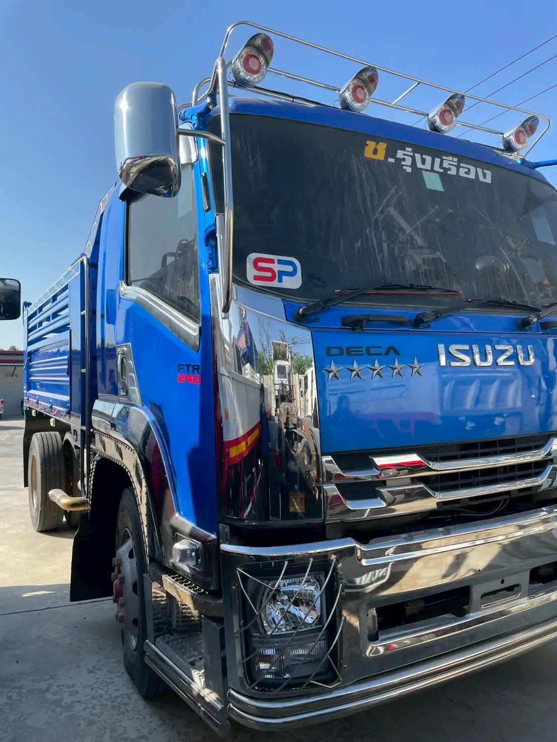ISUZU FTR 240 แรง ปี 58 6 ล้อดั้ม