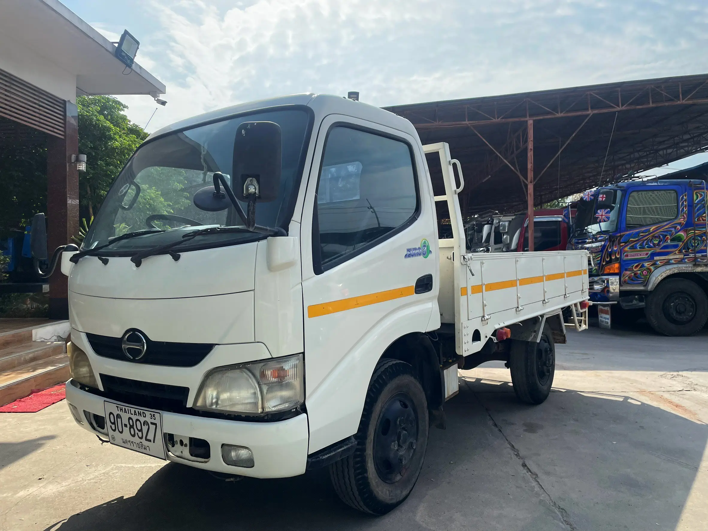 4 ล้อ เอนกประสงค์  HINO XZU 136 แรง ปี 57