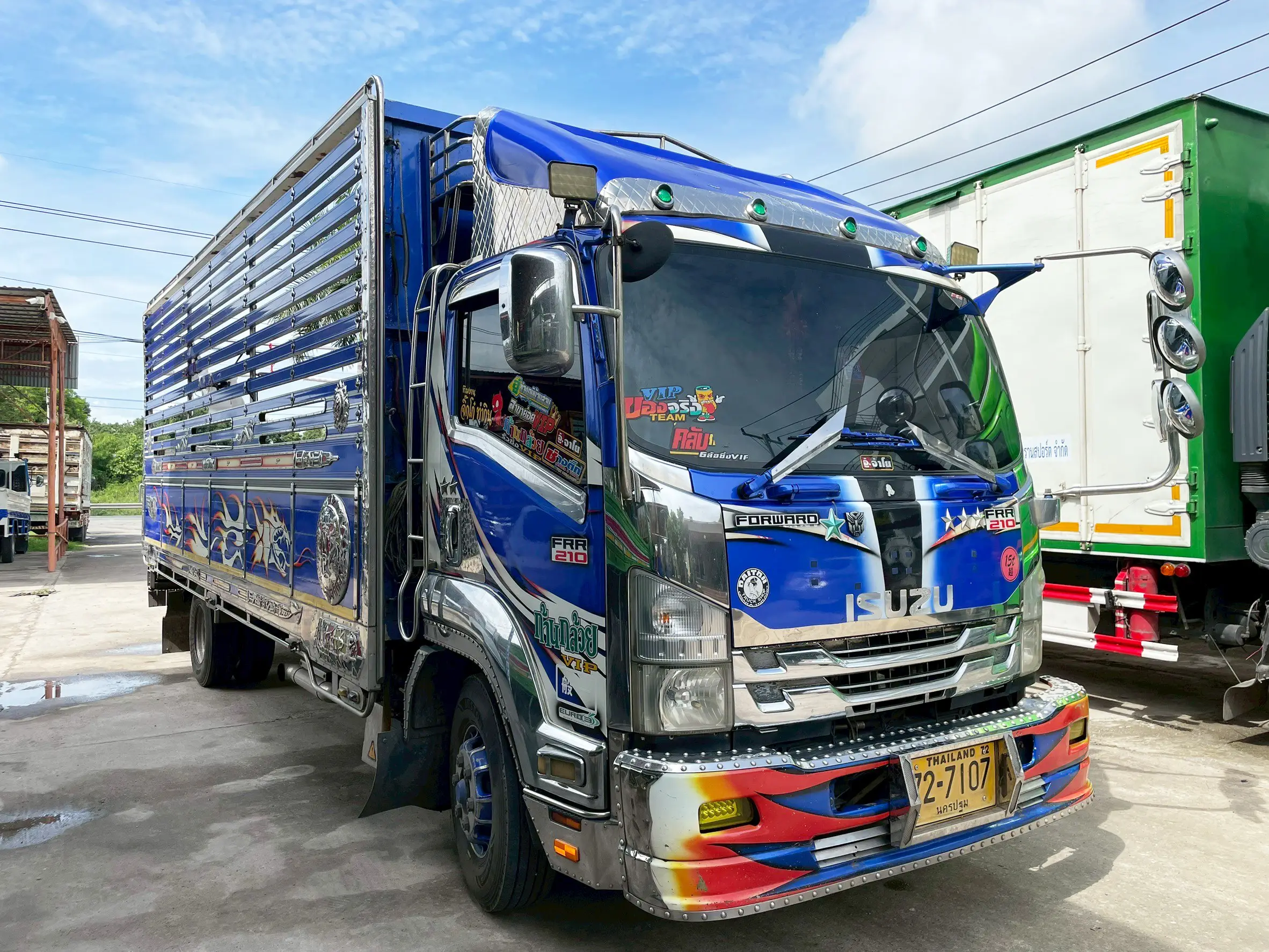 ISUZU FRR 210 แรง ปี 59 น้ำเงิน