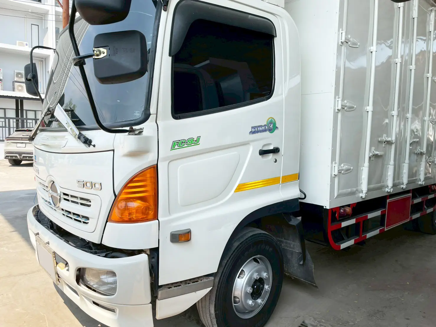 HINO FC9J 145 แรง ปี 54  6 ล้อ ตู้บรรทุก