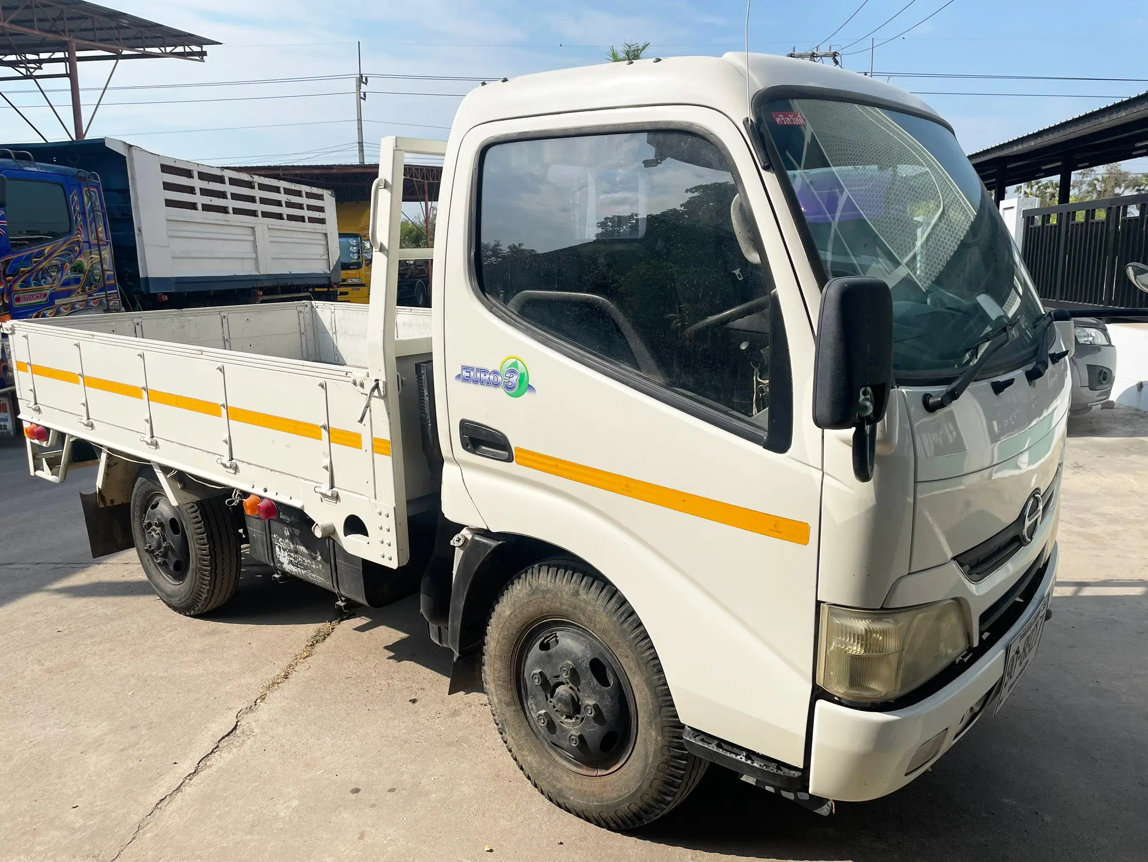 4 ล้อ เอนกประสงค์  HINO XZU 136 แรง ปี 57